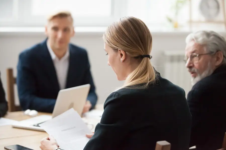 Diferencias entre abogados y procuradores